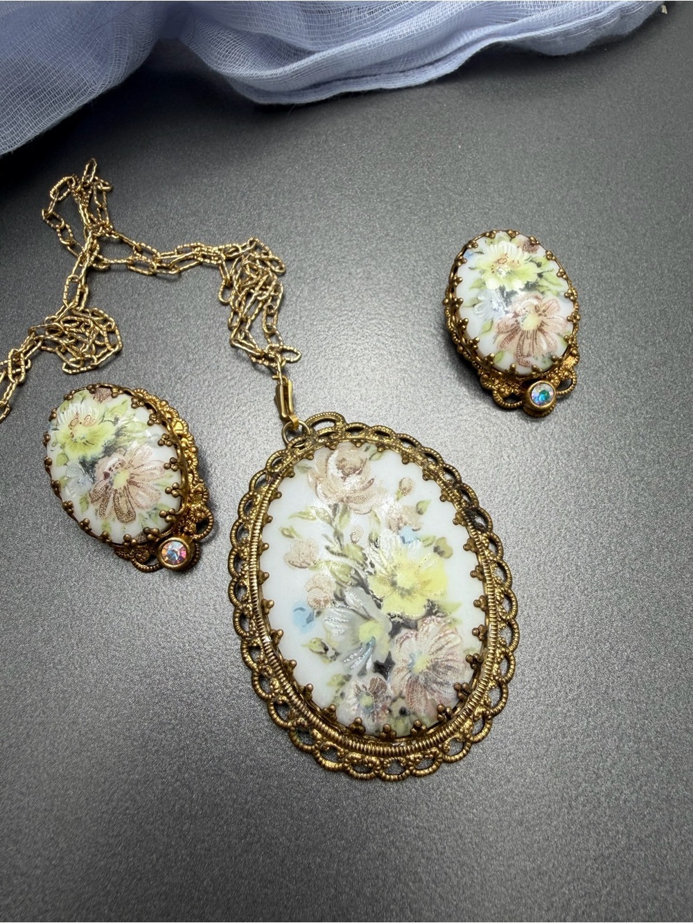 🔥2/$100 Vintage West German Glass Pendant and earrings #97set